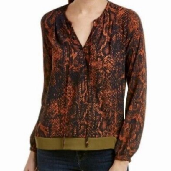 CAbi #101 Women's Border Wrap Snake Skin Print Navy-Rust Blouse - Picture 4 of 15